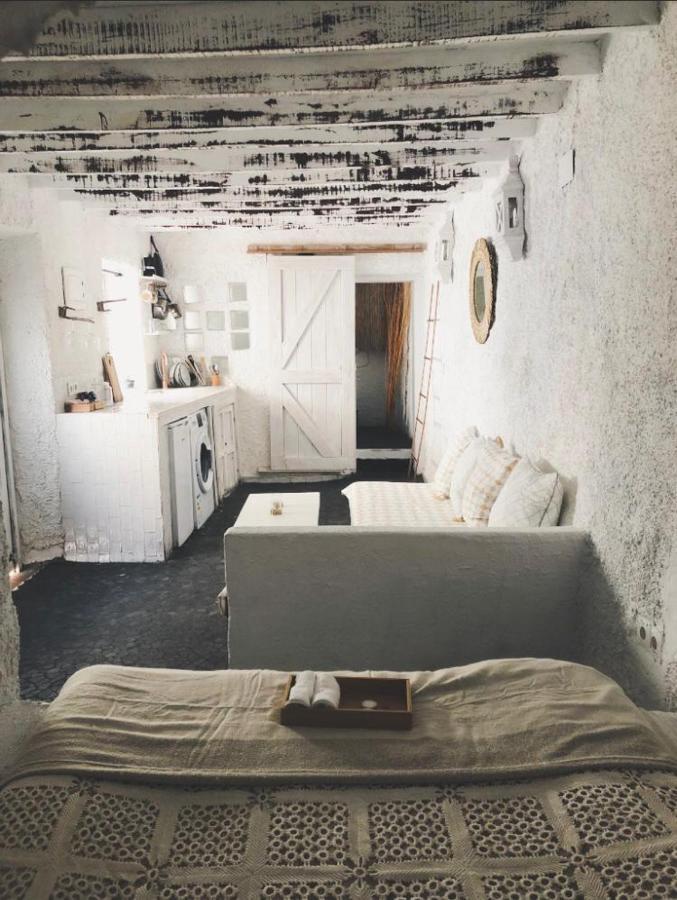 Апартаменты Arya'S Nest Михас Экстерьер фото