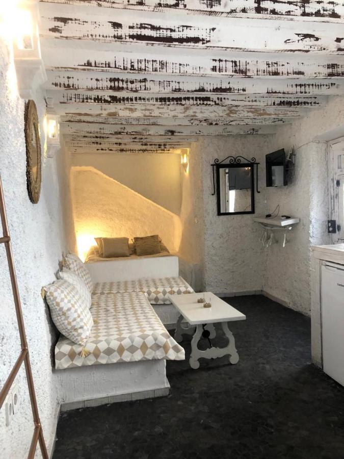 Апартаменты Arya'S Nest Михас Экстерьер фото